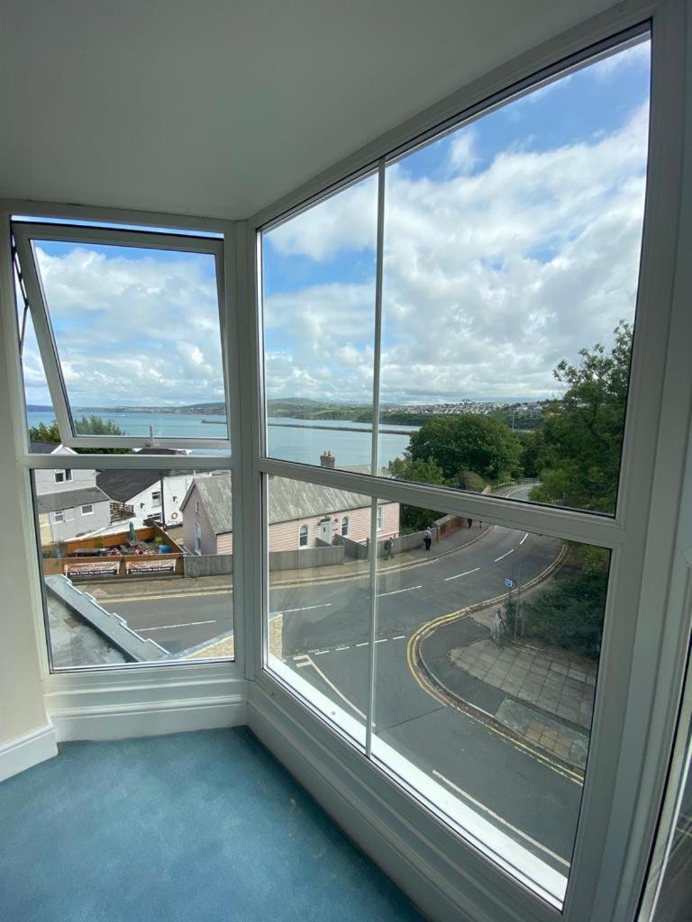 Rose And Crown Hotel & Hope And Anchor Bar Goodwick Dış mekan fotoğraf