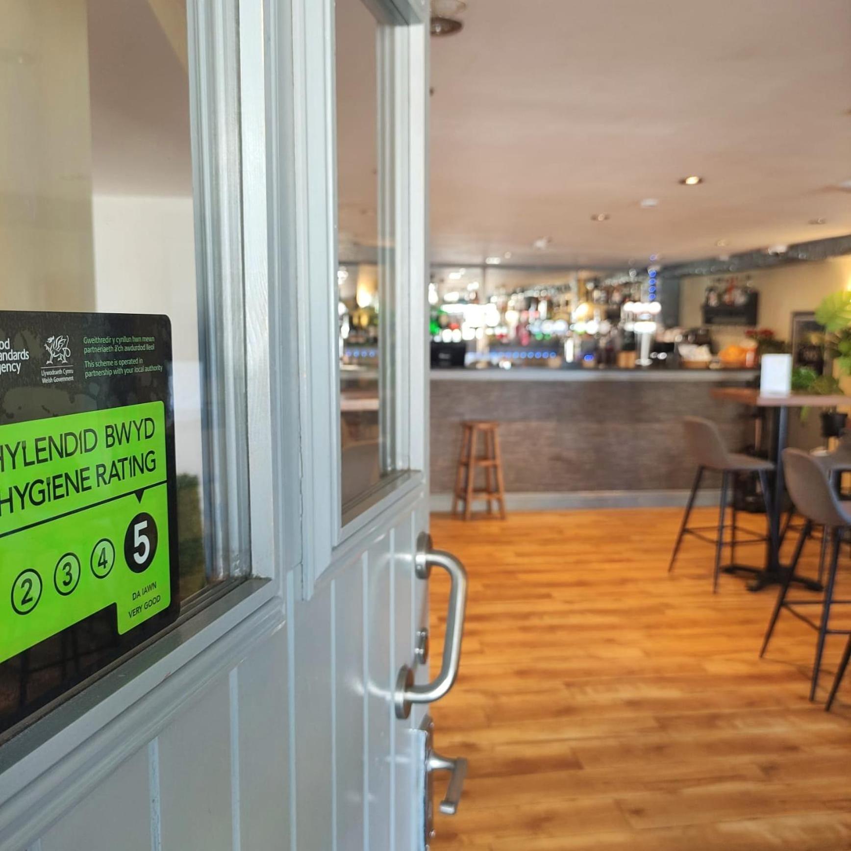 Rose And Crown Hotel & Hope And Anchor Bar Goodwick Dış mekan fotoğraf
